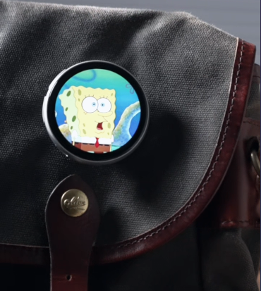CyberBadge™ Smart Display Pin mit App-Steuerung